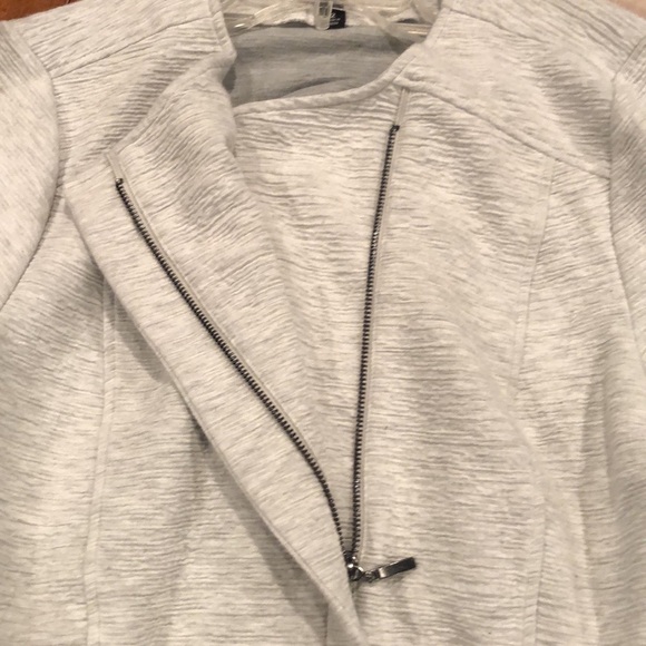 Torrid textured front zip jacket-Size 2 - Picture 6 of 9